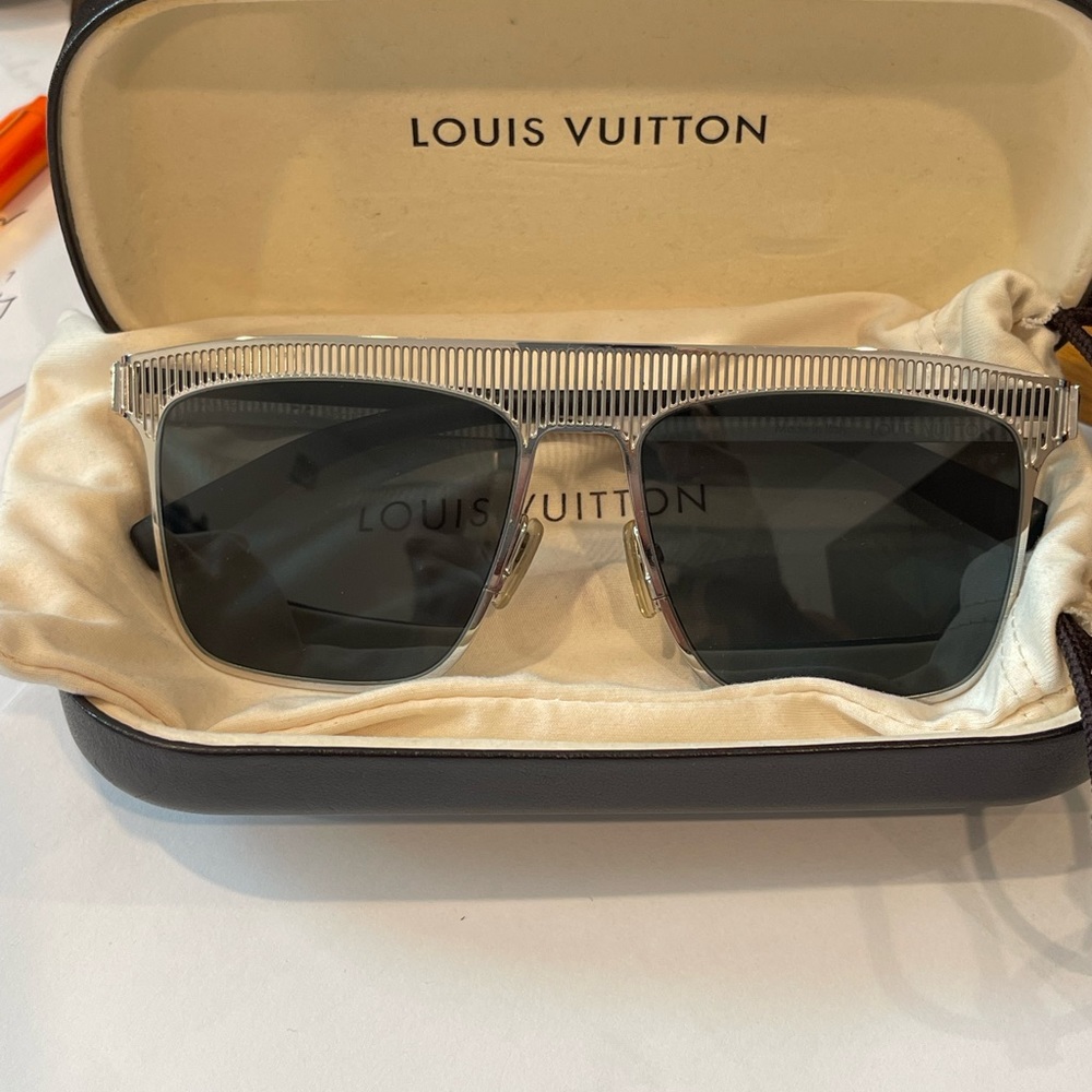 Louis Vuitton Explorer Silver Black Sunglasses - … - image 2